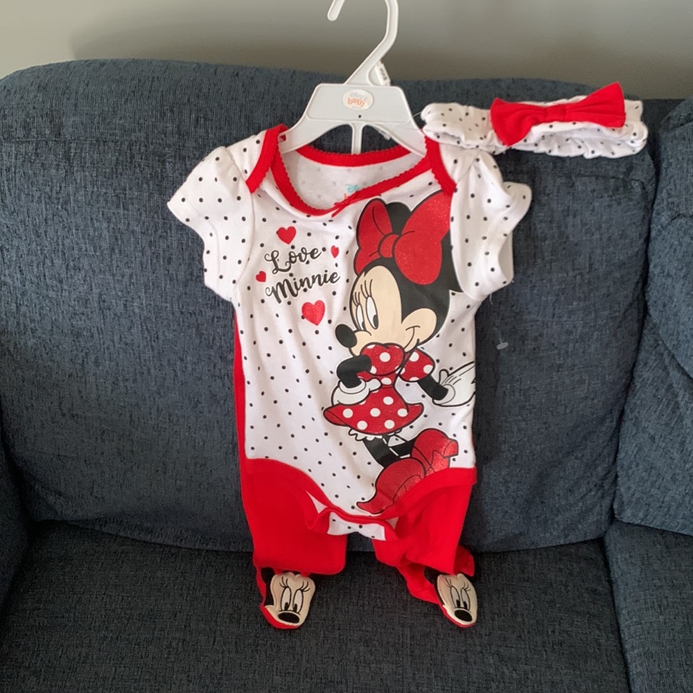 NWOT Minnie Mouse Outfit 6/9 months